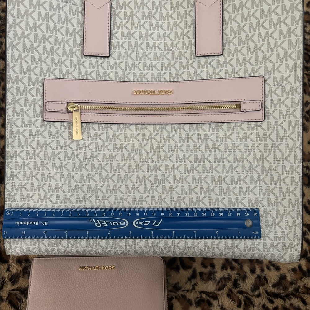 Michael Kors Kenly Large Canvas Leather Tote Crossbody Multi Color - Picture 2 of 14